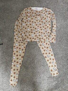 Cozy Cookie & Milk Print Long Sleeve Pajama Set - Tan